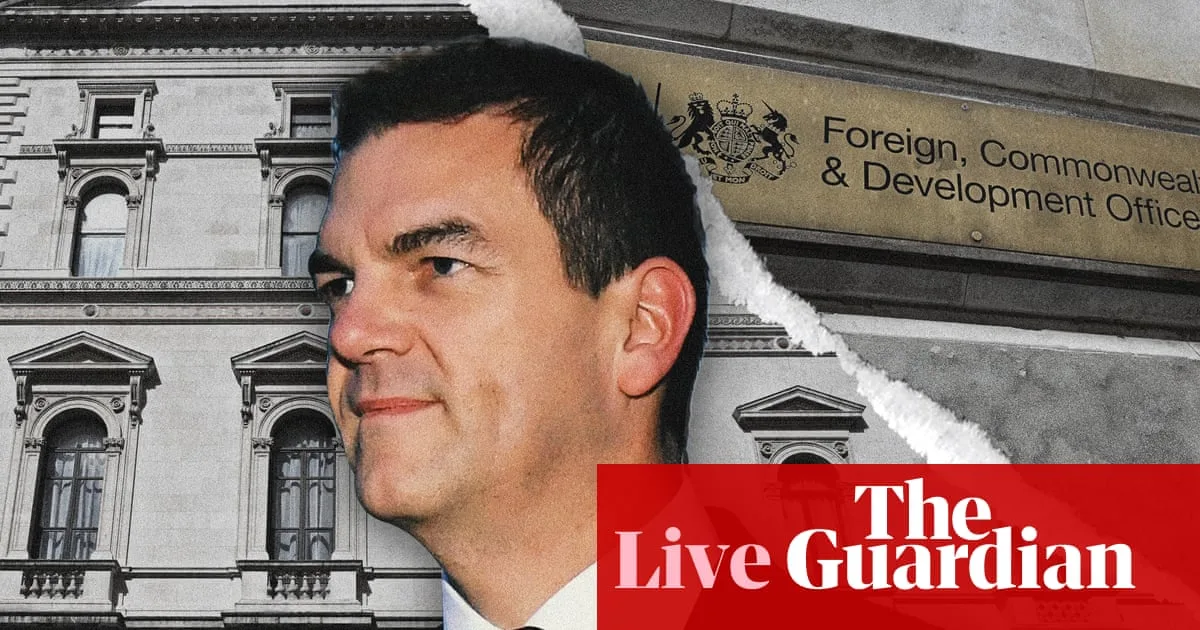 Ex-Foreign Office Chief Says Olly Robbins 'Thrown Under Bus' Over Mandelson Scandal