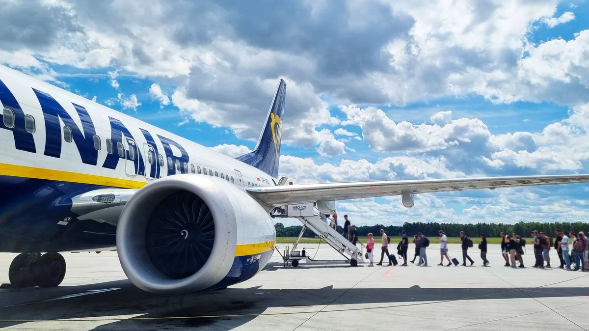 Ryanair's Three-Word Reply to Passenger Complaining About Windowless Seat