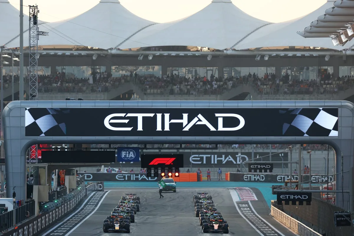 F1 Trials Blue Warning Race Start in Bahrain for Safety
