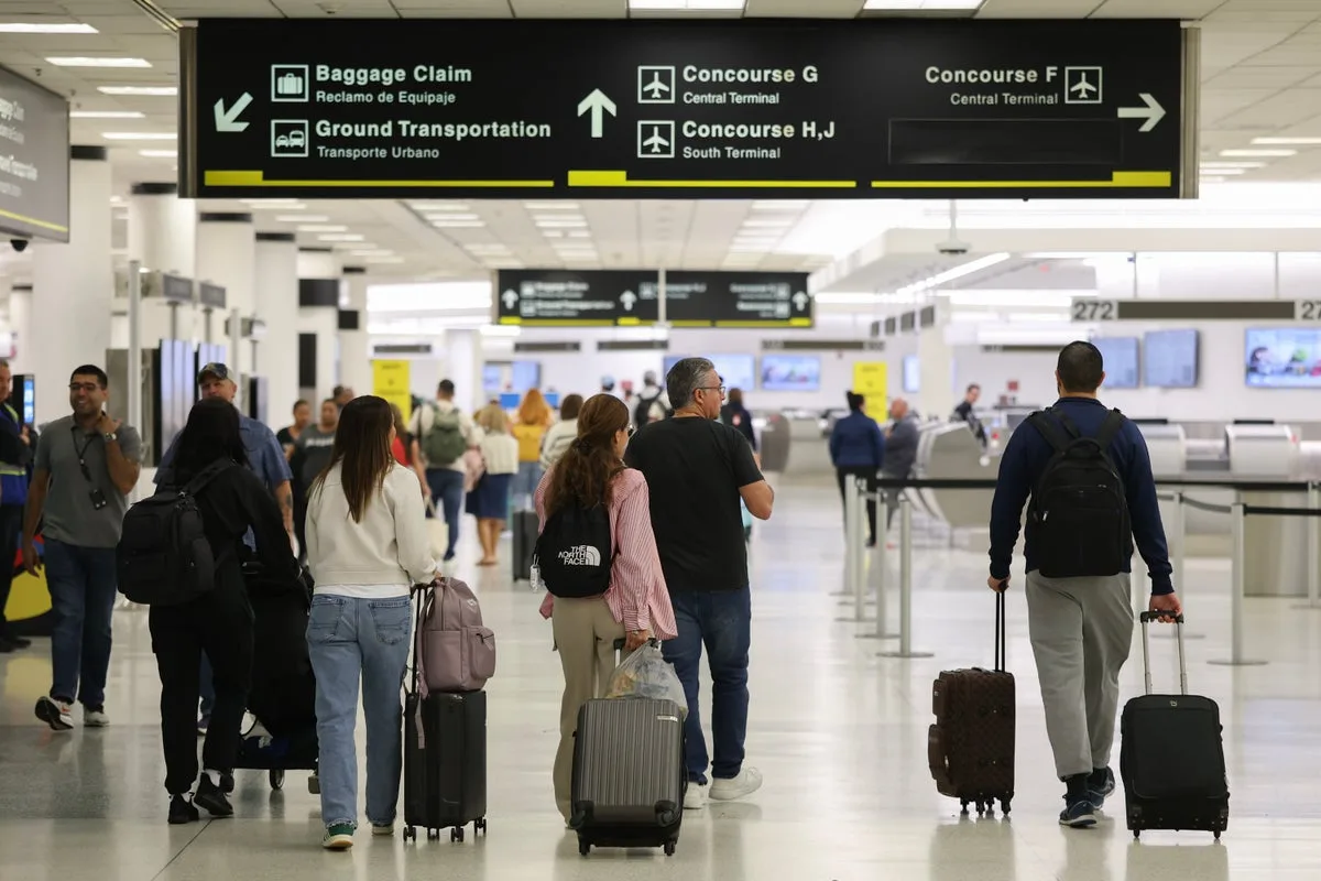 FAA to Ease Flight Restrictions at Major US Airports Following Shutdown