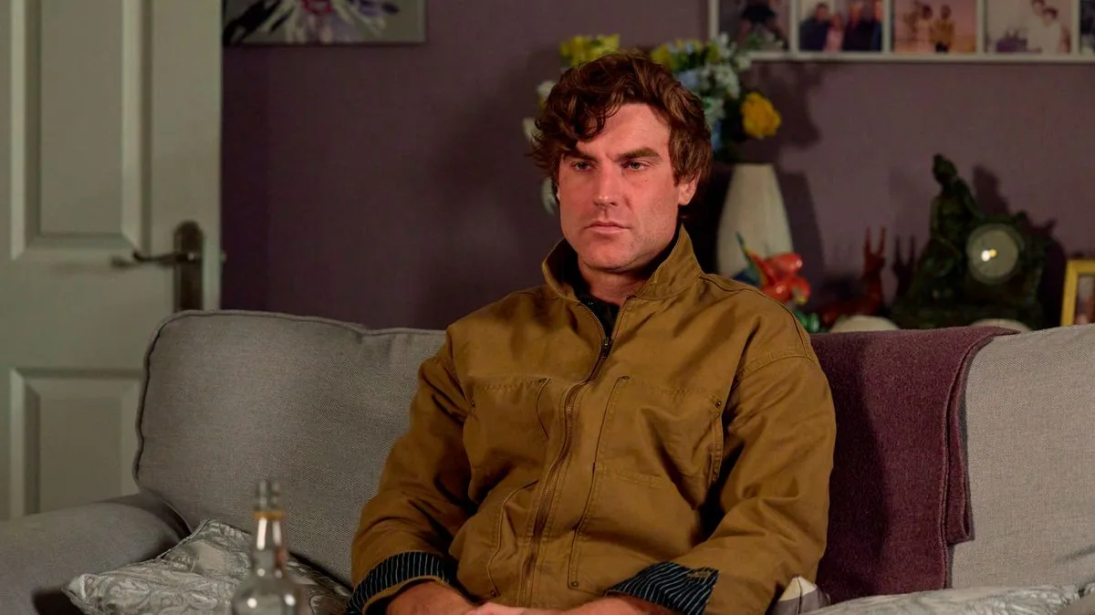 Coronation Street fans suspect Theo Silverton's son Miles of murder