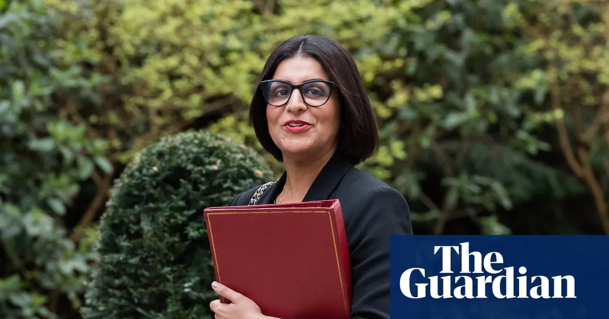 Labour ministers work with backbenchers to soften Mahmood immigration plans