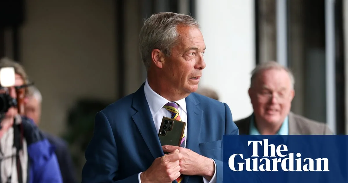 Farage Faces Questions Over Undeclared Helicopter Use from Donor