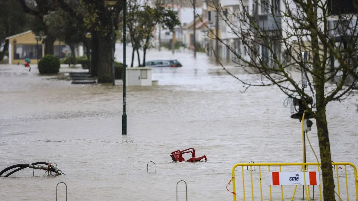 Foreign Office Red Alert For Spain And Portugal Holidaymakers