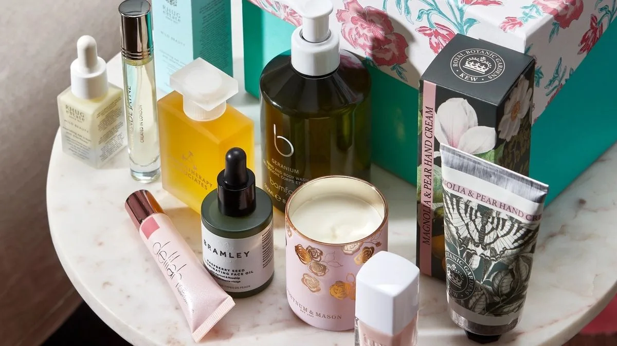 Fortnum & Mason's £165 Beauty Box Offers £185 Worth of Free Products for Mother's Day