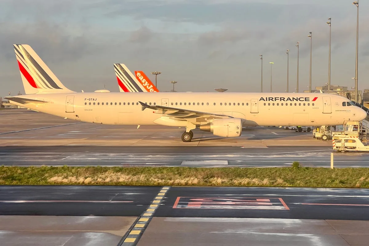 French Air Traffic Controllers Postpone Strike, Threaten October Walkout