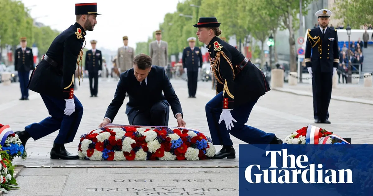 French Minister Sues Man For Smoking At War Memorial