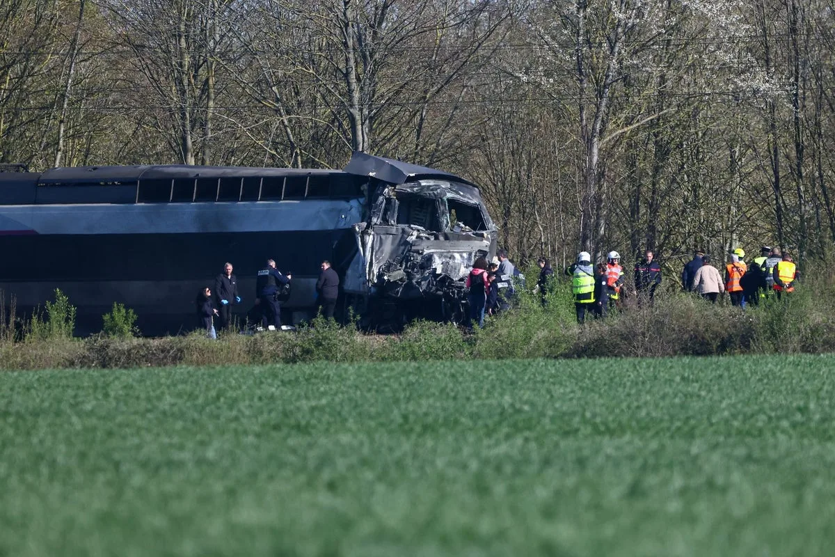 High-speed train crash in France kills driver, injures dozens