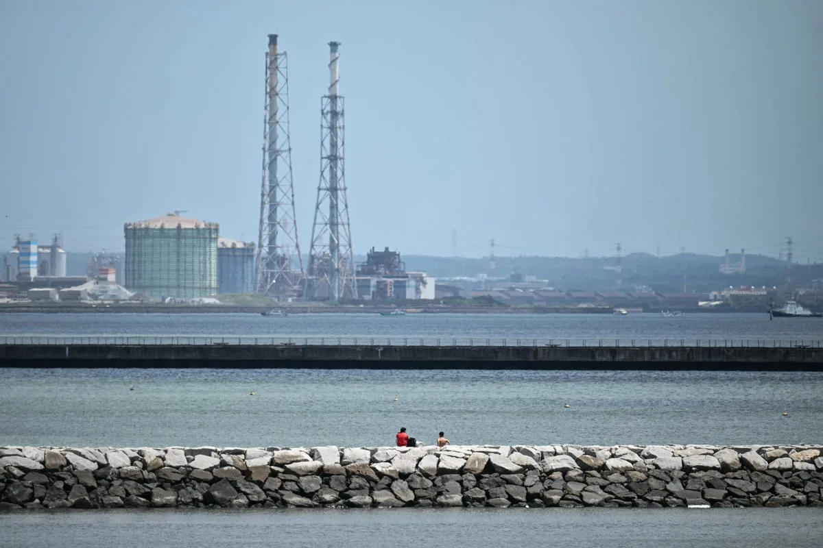 Fukushima Nuclear Plant Workers Evacuated After Tsunami Warning