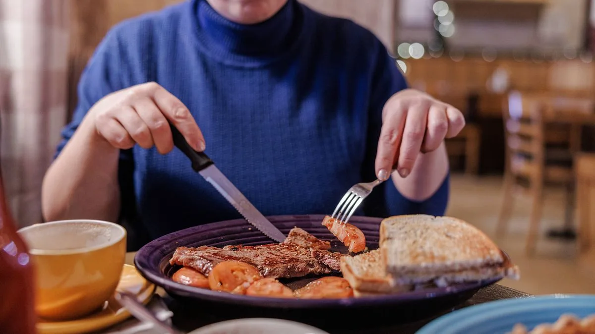 Full English Breakfast Warning: Sausages and Bacon Raise Stroke Risk