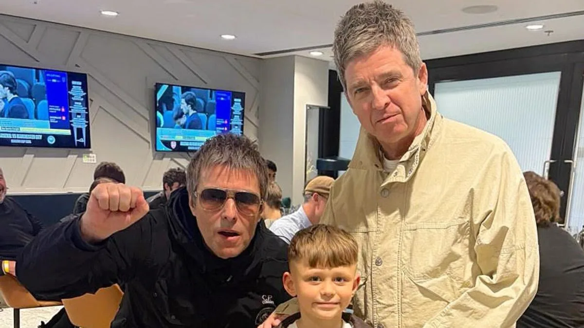 Gallagher Brothers Reunite With Phil Foden's Son At Cup Final
