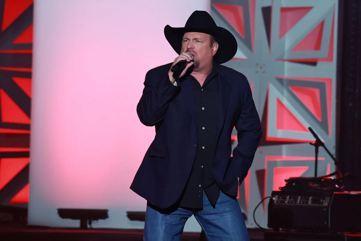 Garth Brooks Reportedly Exploring $2bn Music Catalog Sale
