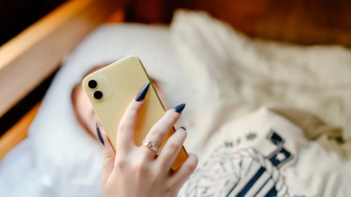 Gen Z Skip Breakfast to Scroll Social Media, Study Finds
