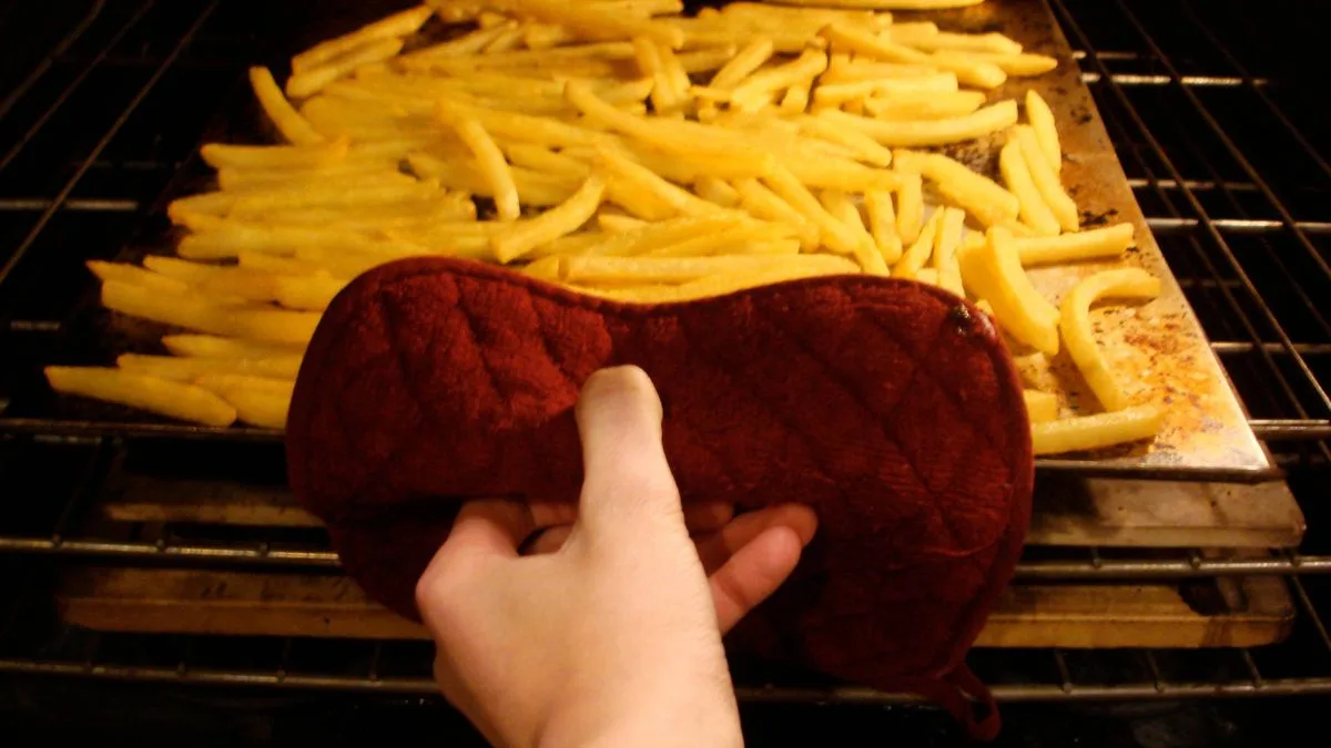 Crispy Frozen Chips in Just 10 Minutes: Simple Microwave Trick