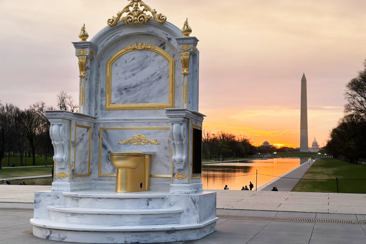 Giant Gold Toilet Sculpture ‘Fit for a King’ Installed on National Mall
