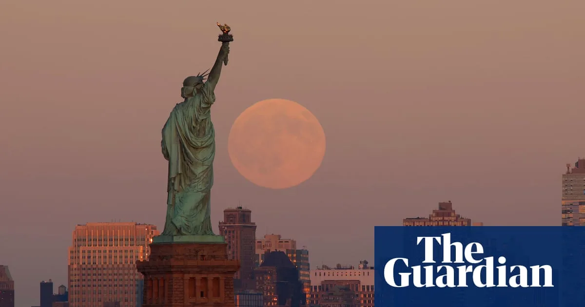 US Budget Chief Freezes $11bn in Infrastructure Projects in Democratic States