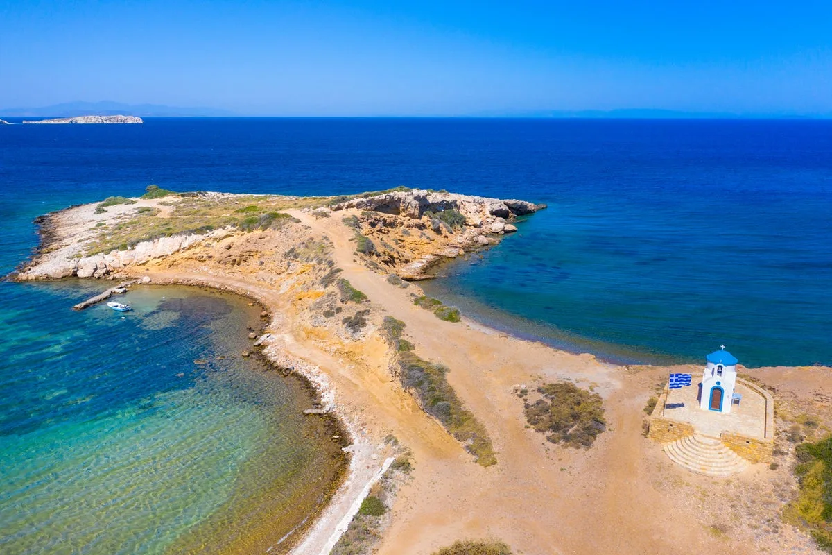 Greece Expands Ban on Sun Loungers to 251 Beaches