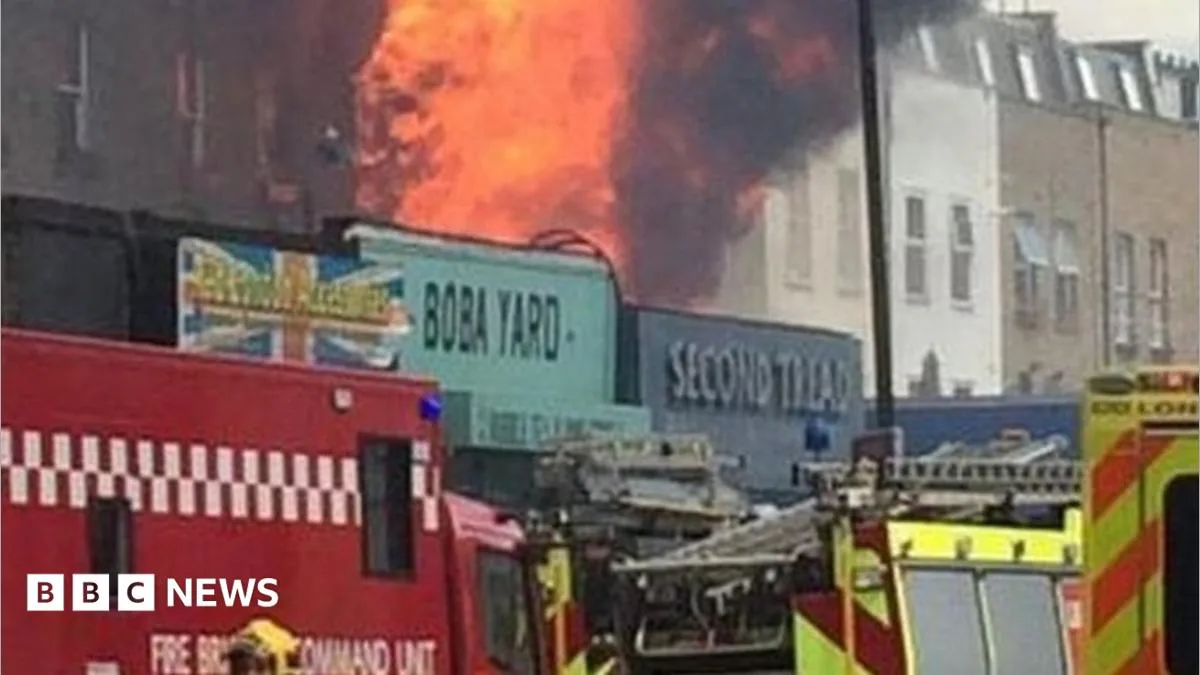 Hackney Fire: Thick Smoke Fills London Sky as 70 Firefighters Battle Blaze