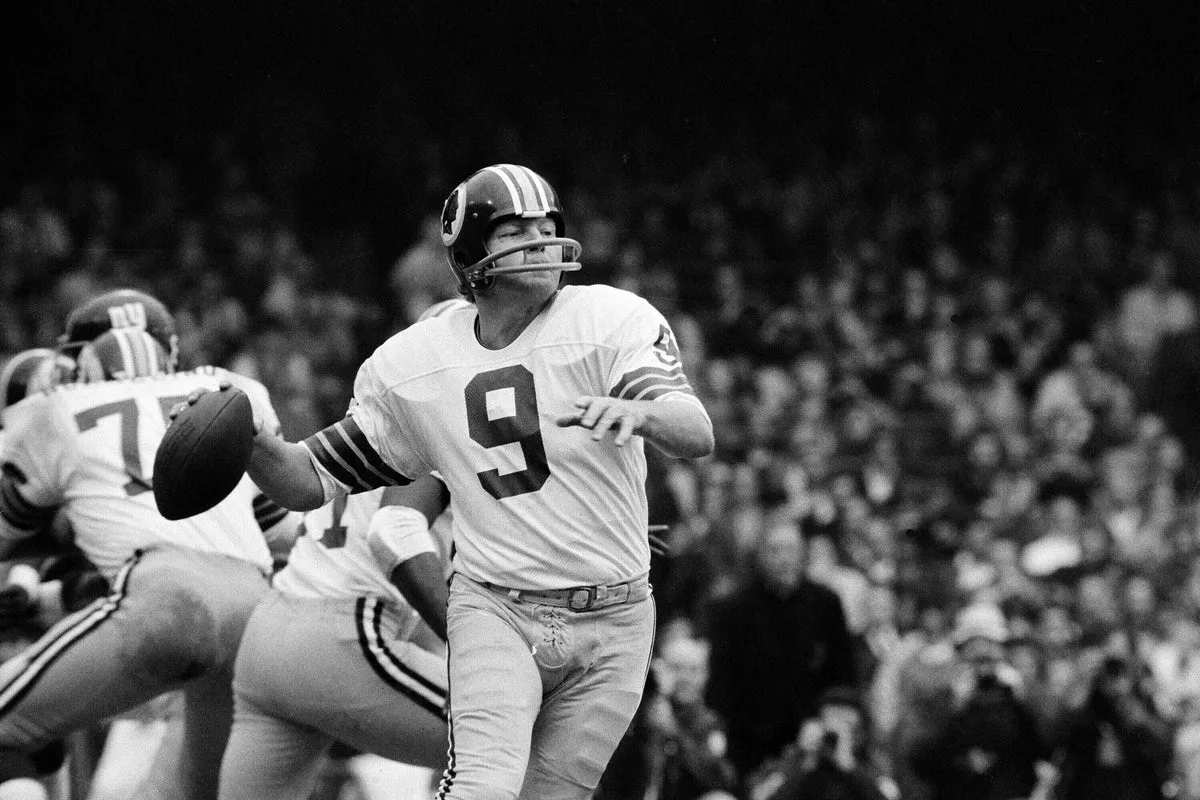 Hall of Fame Quarterback Sonny Jurgensen Dies at 91