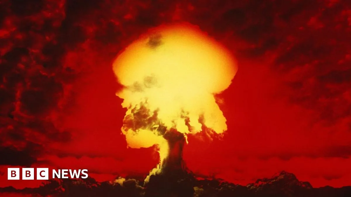 Hawking's Warning: Contacting Aliens Could Doom Humanity