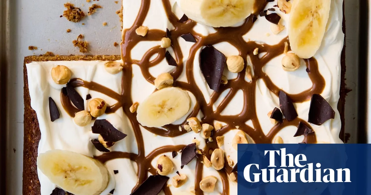 Hazelnut Banoffee Cake: The Perfect Holiday Dessert