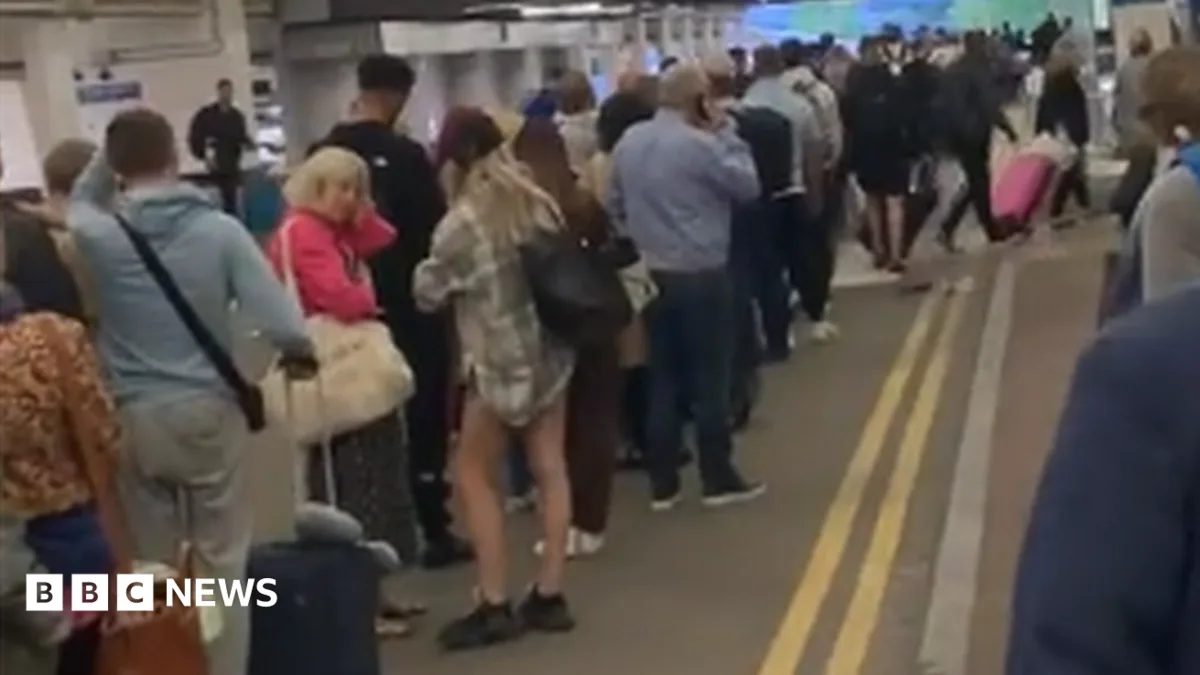 Manchester Airport Passengers Face Fresh Queue Chaos