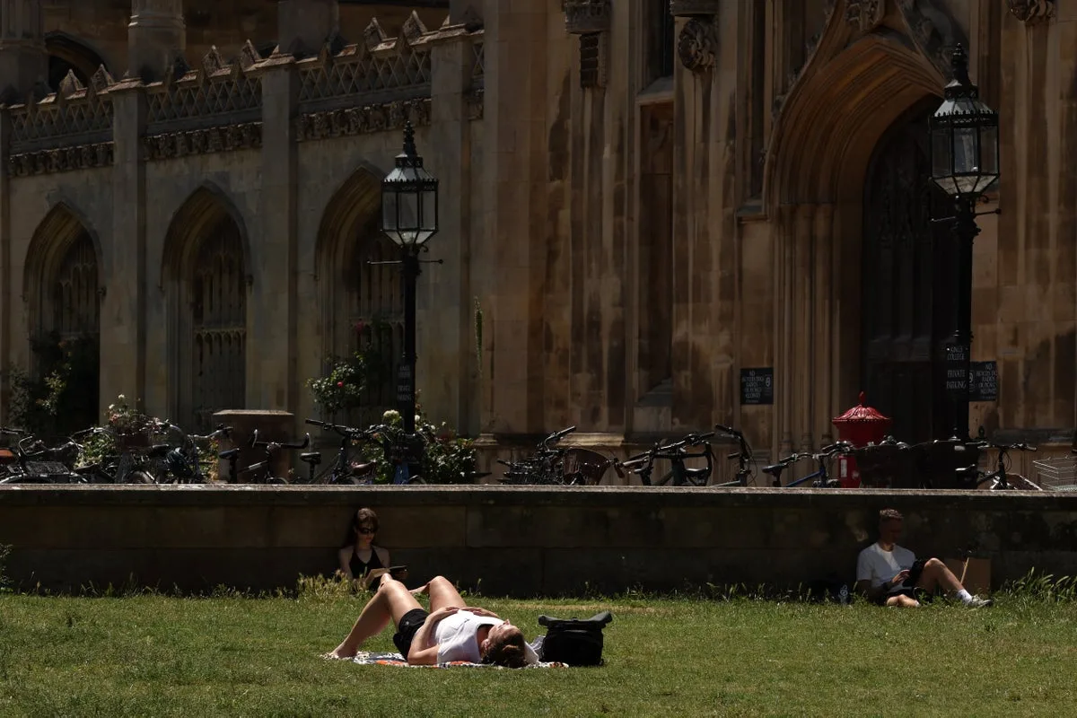 Expert Warns Eight Glasses of Water May Not Be Enough in Heatwave
