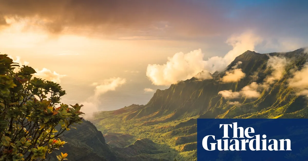 Three killed as tourist helicopter crashes on Kauai beach
