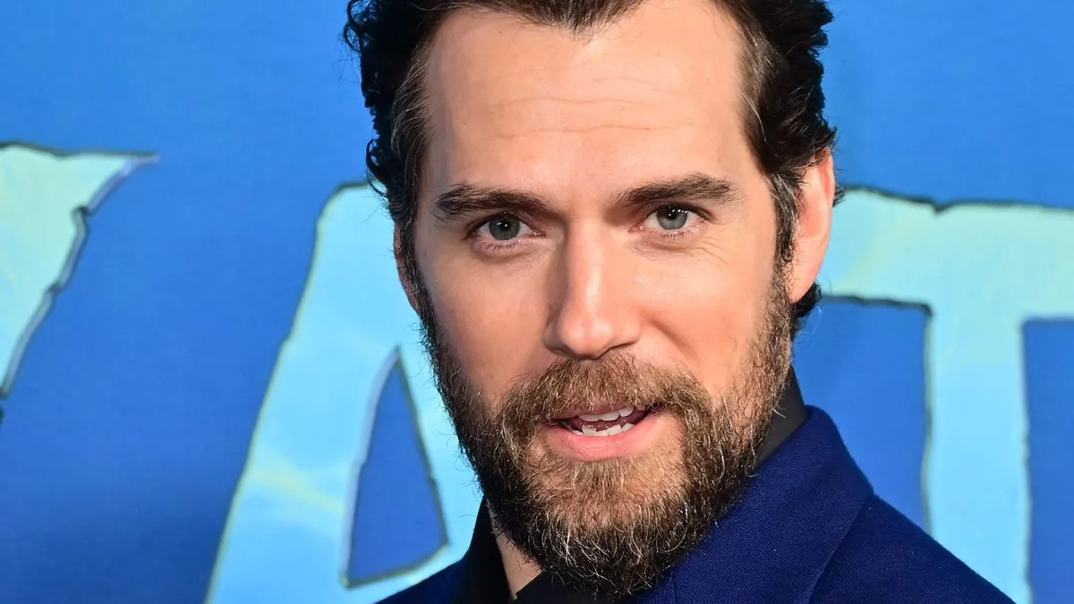 Henry Cavill's Delight Over Warhammer Gift on Highlander Set Wins Fans Over