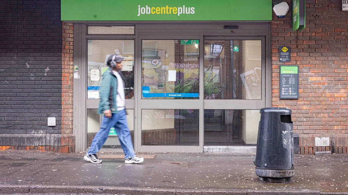 Seven Million Brits Started New Jobs in 2025 Despite 5.2% Unemployment