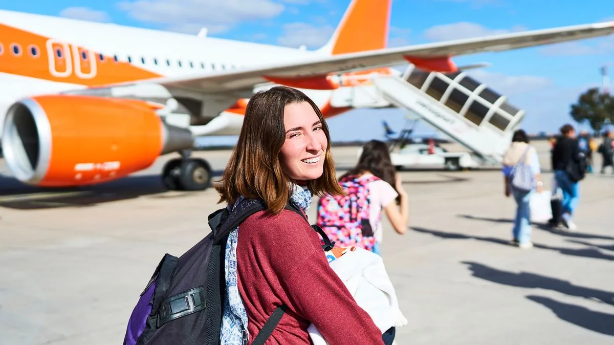 Home Bargains sells £6 travel bag that fits Easyjet and Jet2