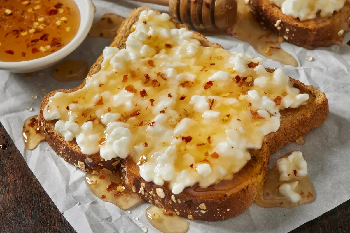The Surprising Health Benefits of Eating Honey – From Sleep to Heart Disease