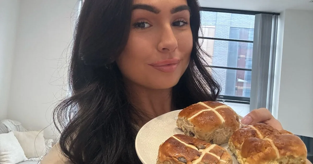 Tesco Takes the Crown in Hot Cross Bun Taste Test