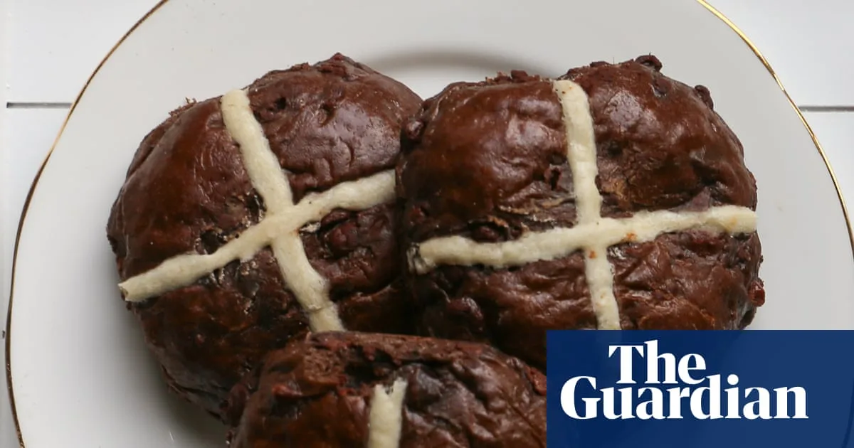 Woolworths Chocolate Hot Cross Buns Top Choice Taste Test with 95% Score