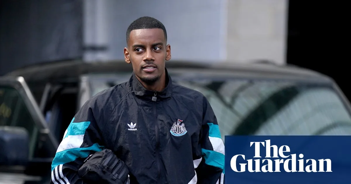 Howe Admits Isak Future Beyond His Control Amid Liverpool Interest