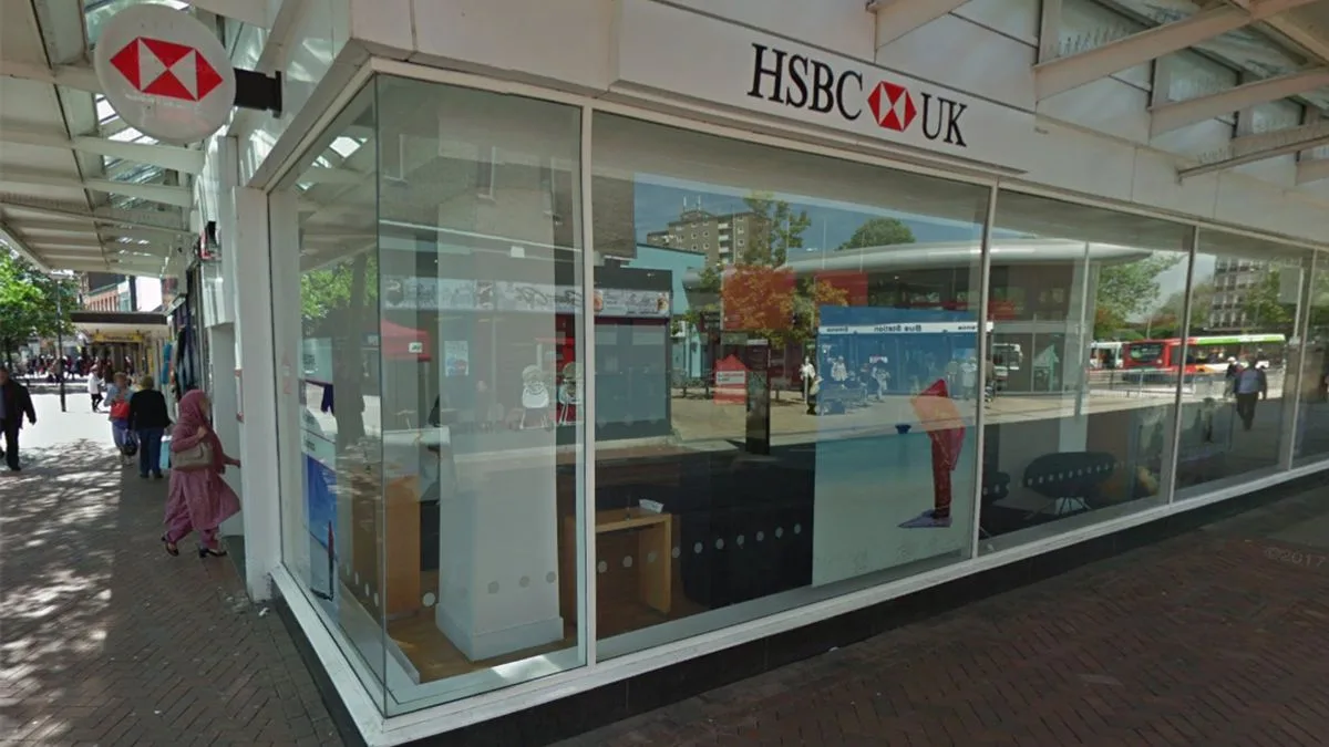 HSBC Explains Account Rules After Customer's Online Application Complaint