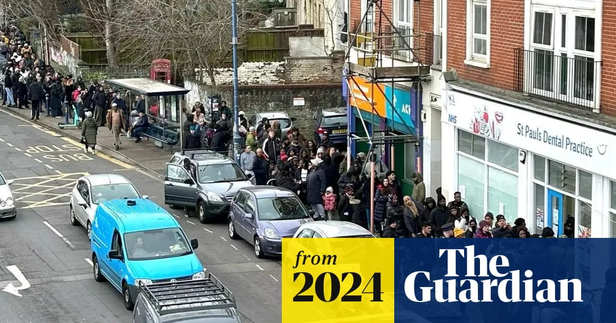 Hundreds Queue Overnight For NHS Dentist In Bristol