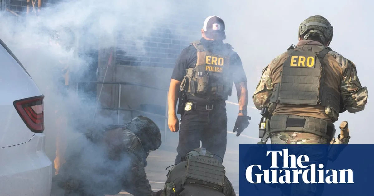 Federal Agents Use Tear Gas on Chicago ICE Protesters