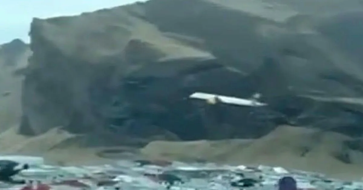 Icelandair Pilot's Low Altitude Retirement Flyover Sparks Police Probe