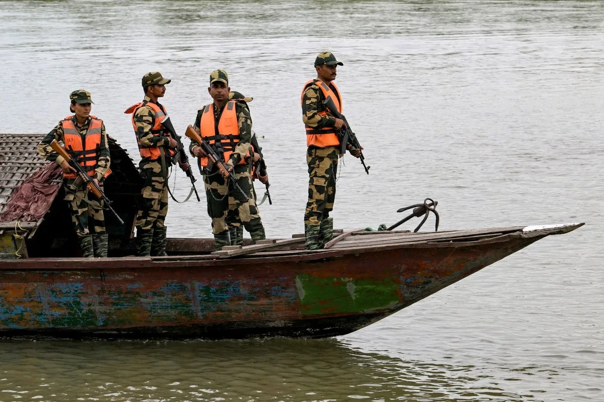 India Considers Releasing Crocodiles and Venomous Snakes Along Bangladesh Border