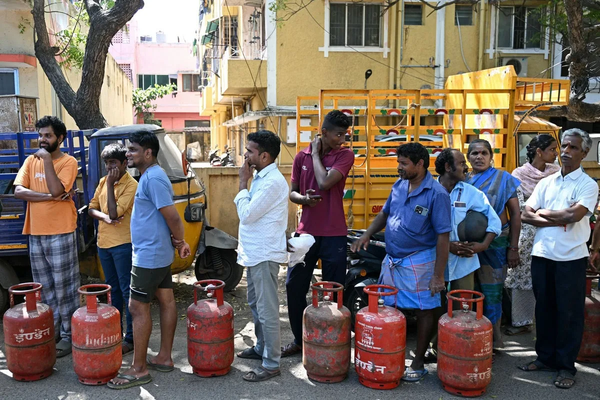 Police Seize 414 Hoarded Gas Canisters in Hyderabad Graveyard Amid Fuel Crisis