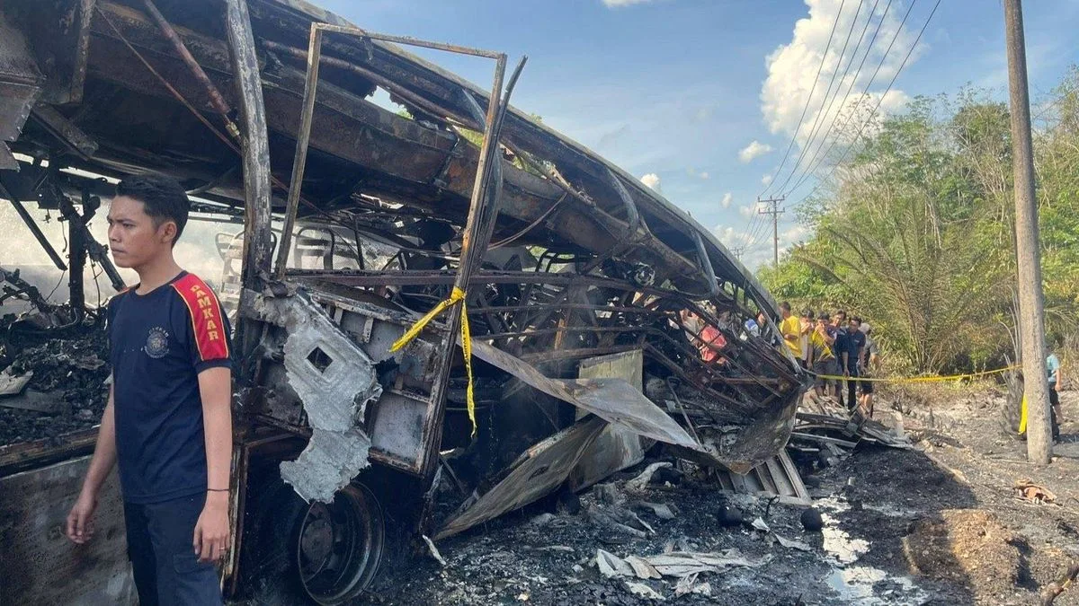 16 Killed in Indonesia Bus-Tanker Collision on Sumatra Highway