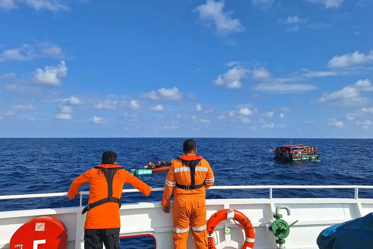 Rescue Teams Search for 27 Missing After Boat Sinks in Indonesia
