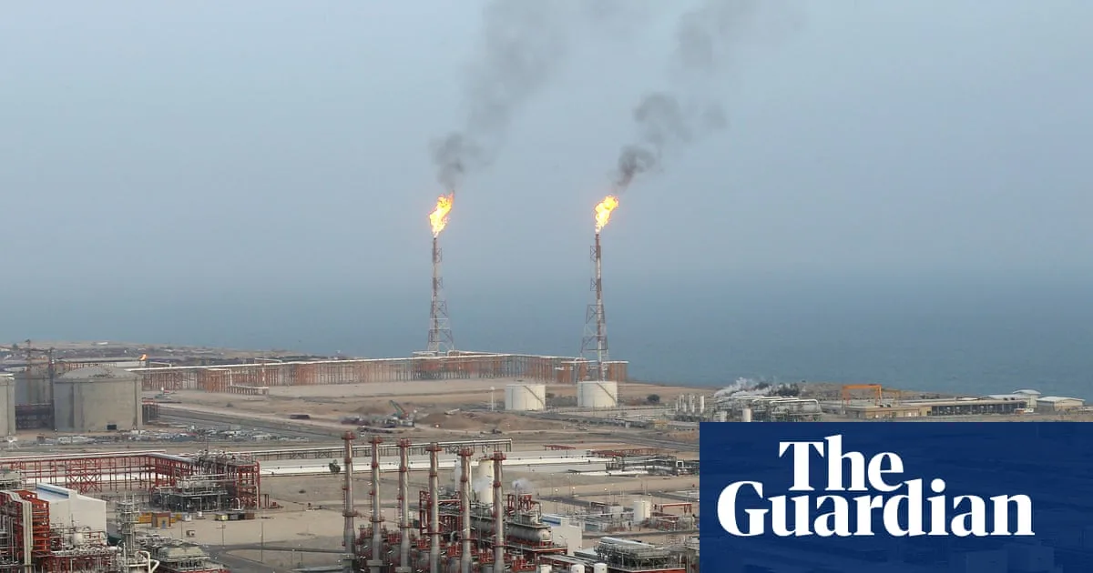 Iran Threatens Gulf Energy Facilities After Israeli Attack on Its Largest Gasfield