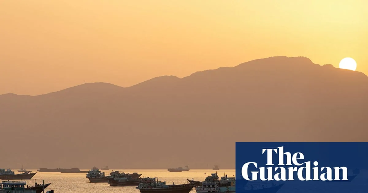 Iran's Strait of Hormuz Internet Cable Fee Threat Analyzed