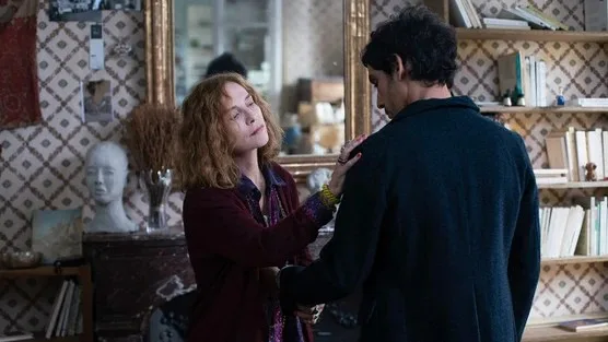 Parallel Tales Review: Isabelle Huppert Stars in Asghar Farhadi’s Muddled Voyeuristic Drama