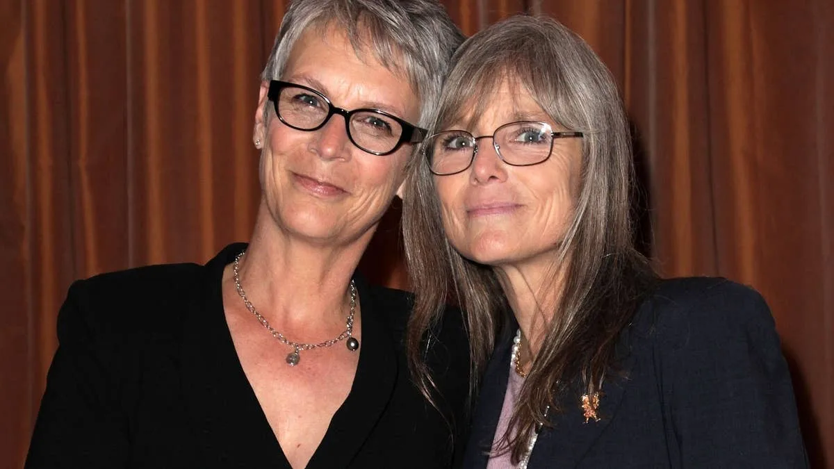 Jamie Lee Curtis Shares Heartbreaking Wedding Photos with Late Sister Kelly