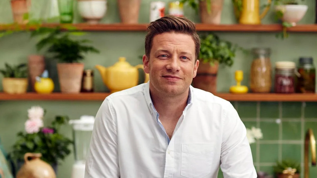 Jamie Oliver's Garlic Bread Hack Transforms Pasta Bake