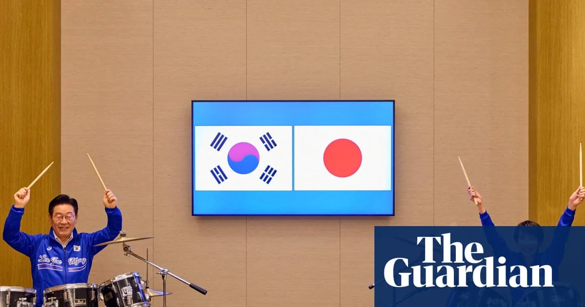 South Korea and Japan Leaders Drum Up Unity with K-Pop Duet After Summit