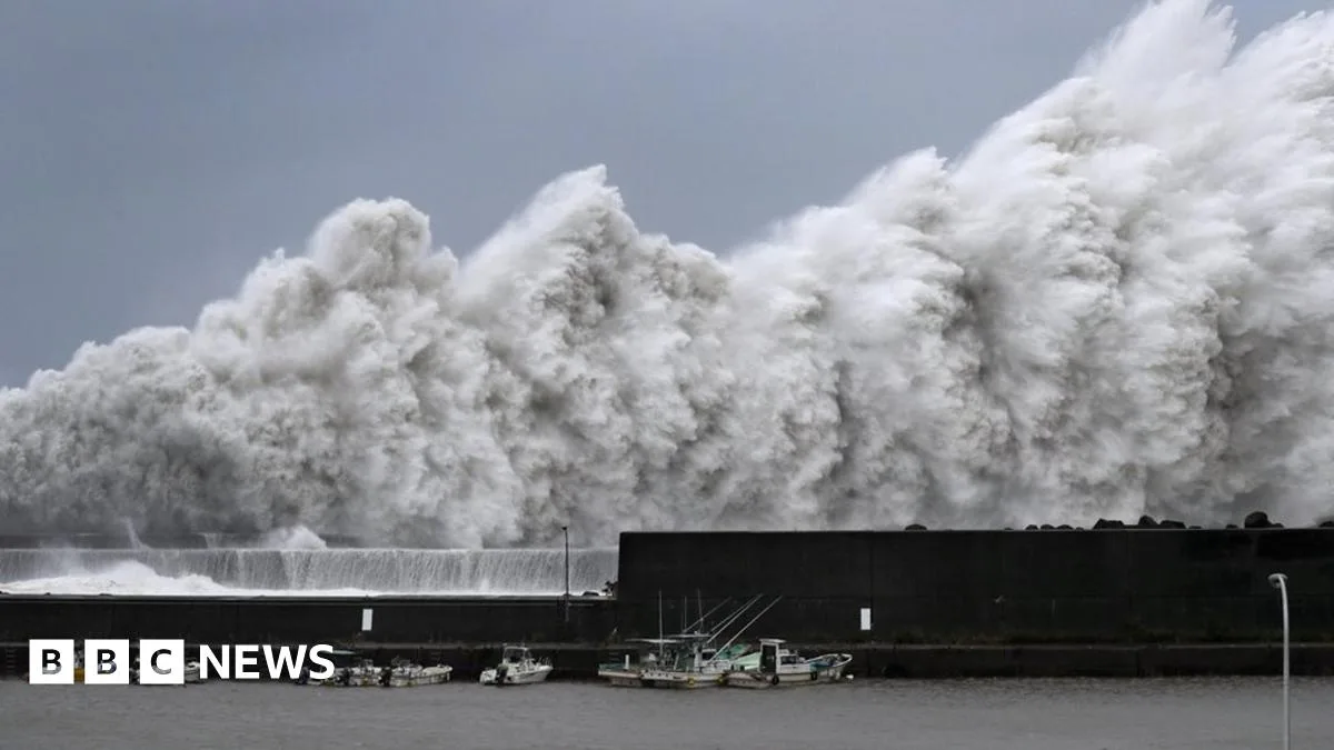 Japan Hit By Strongest Typhoon in 25 Years, Killing at Least Seven